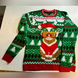 Christmas Sweater w/adorable cat! Worn once.